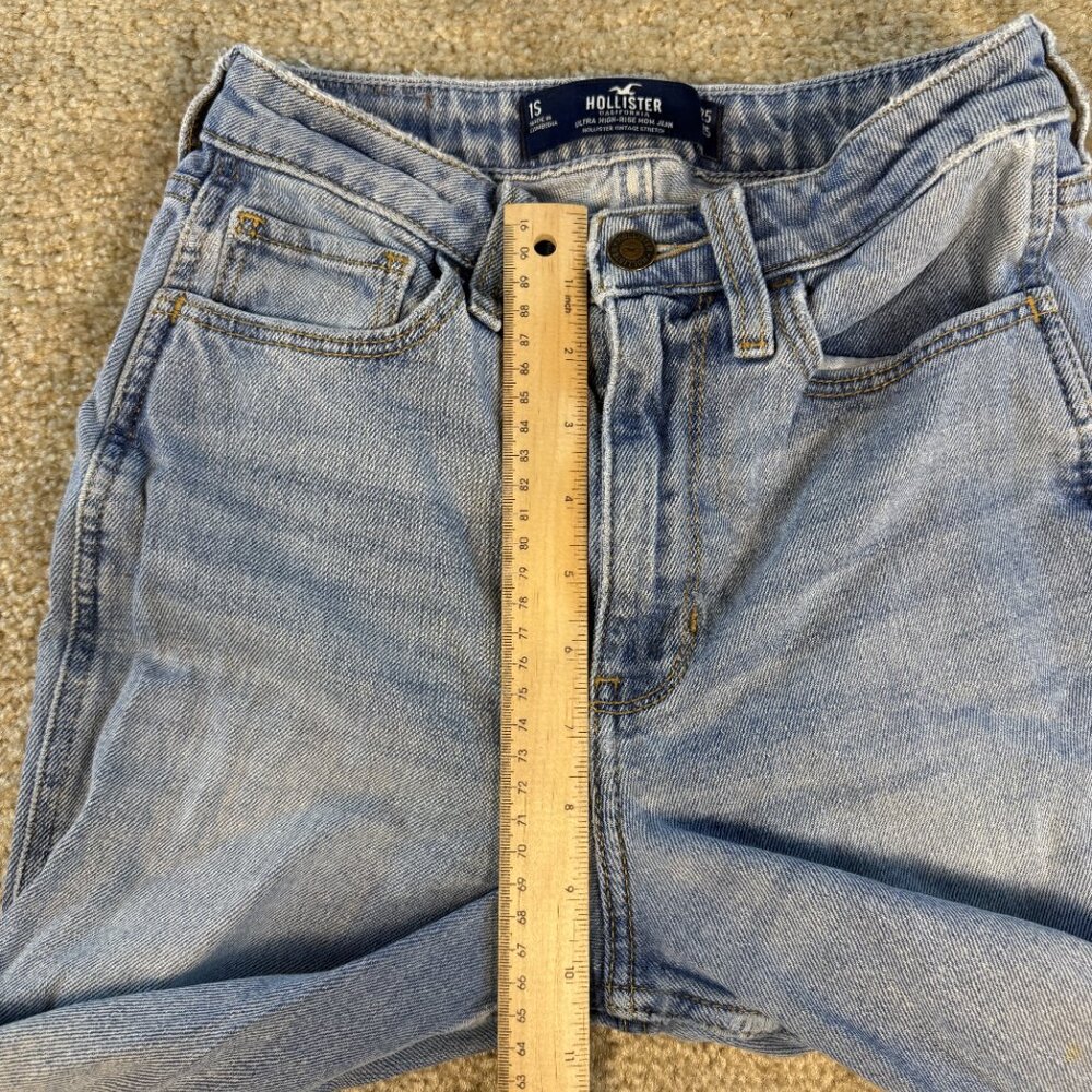 Hollister Womens Ultra High Rise Mom Jean Light Wash Distressed Size 1S F430 - Picture 13 of 16
